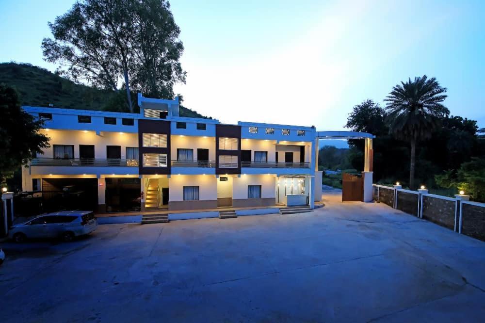 אודייפור Dasmaya Resort מראה חיצוני תמונה
